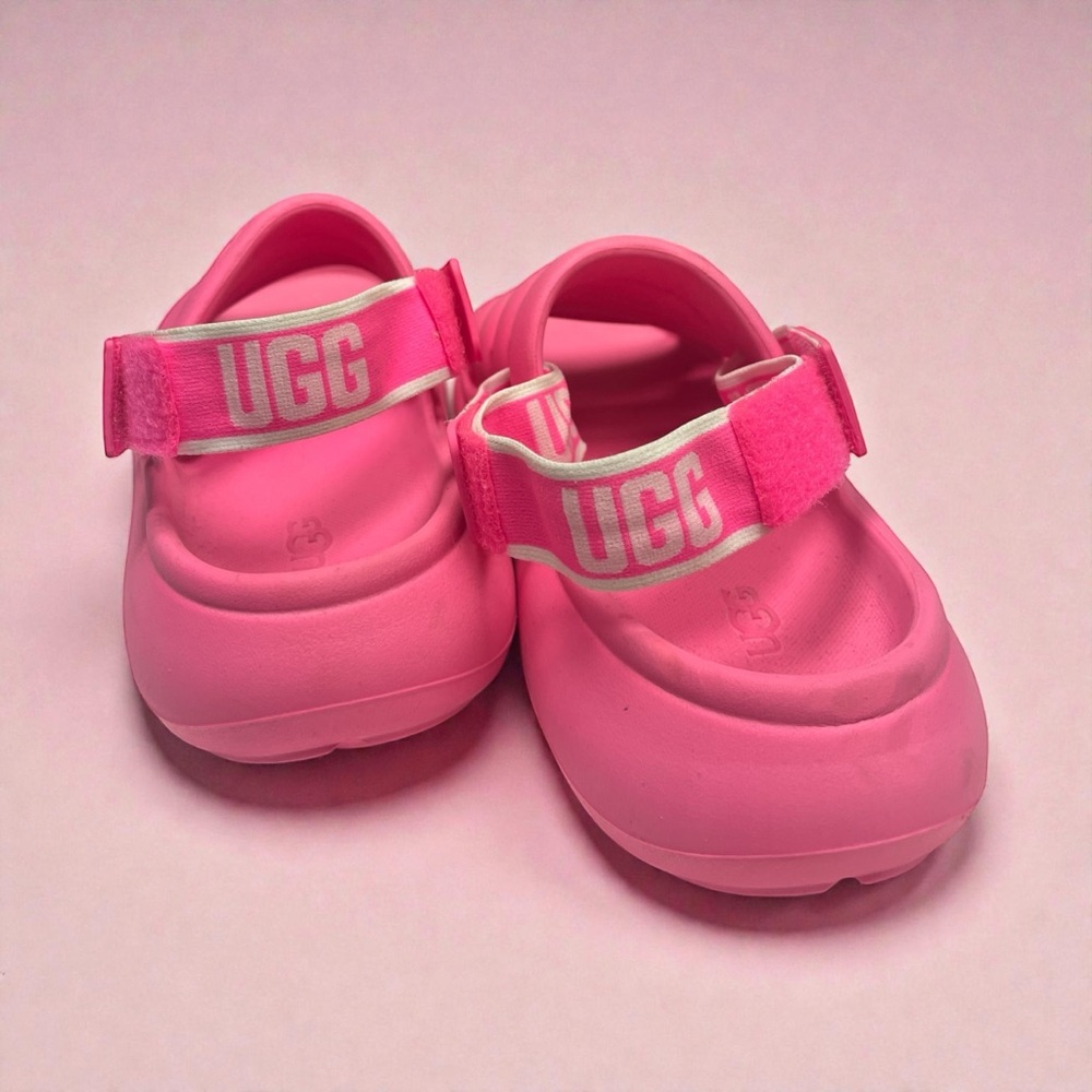 **like new** UGG Women’s Vibrant Pink Sandals - Picture 4 of 9